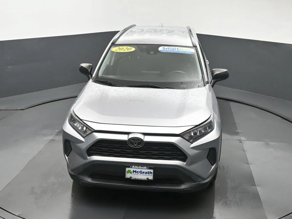 Used 2020 Silver Toyota LE image 28