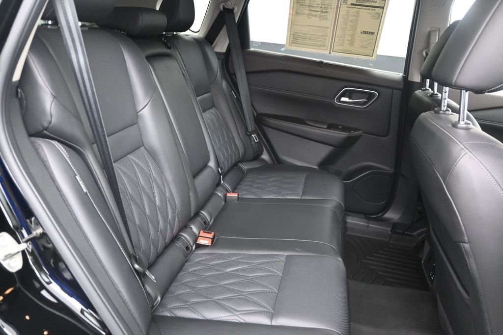 Used 2021 Black Nissan Platinum image 16