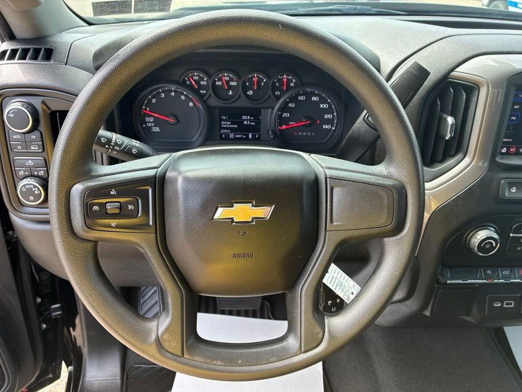 Used 2022 Black Chevrolet Custom image 25