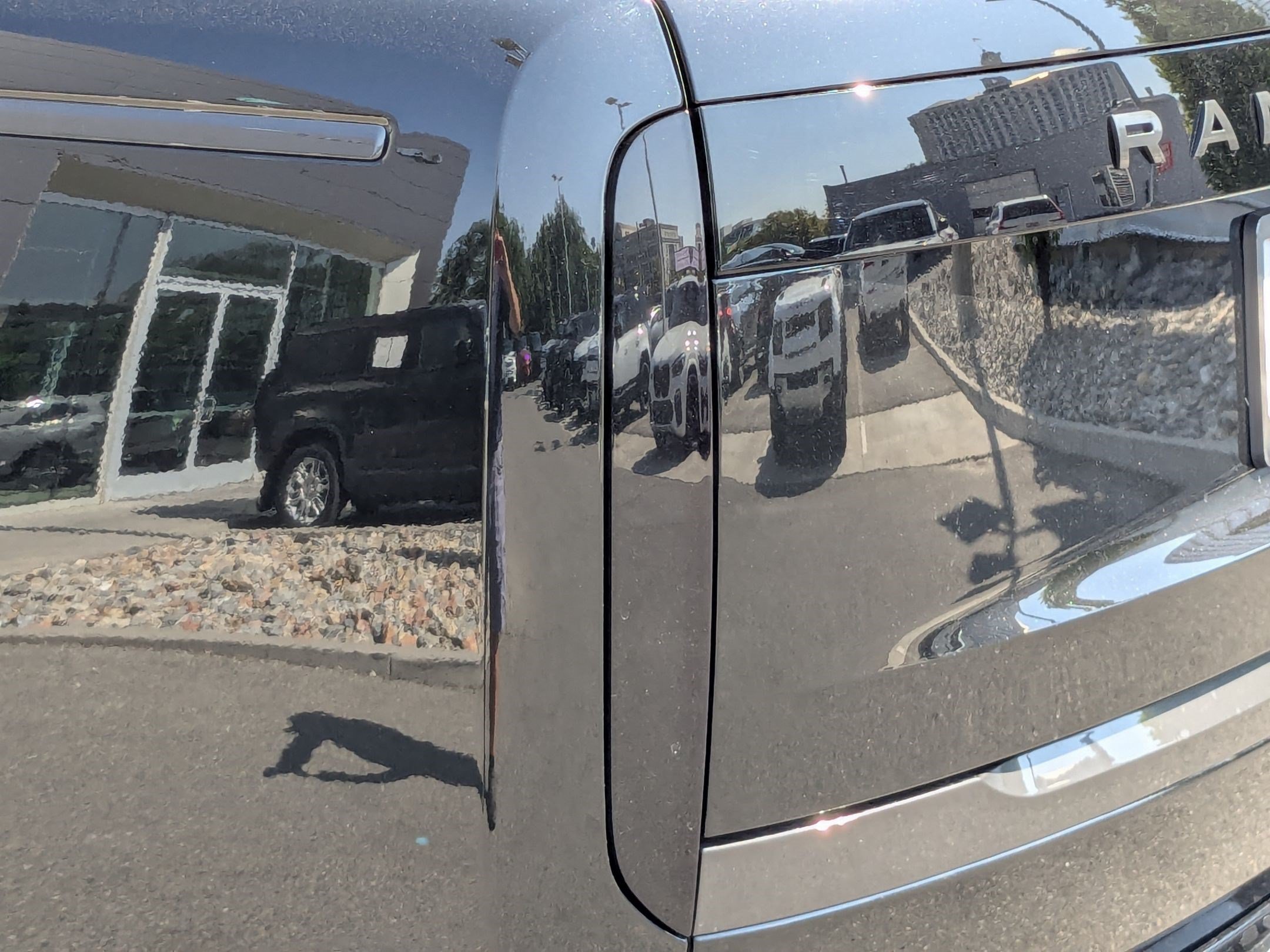 New 2026 Santorini Black Land Rover P530 SE LWB 7 Seat image 11
