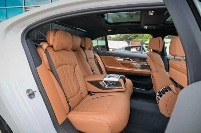 Used 2022 WHITE BMW 750i xDrive image 23