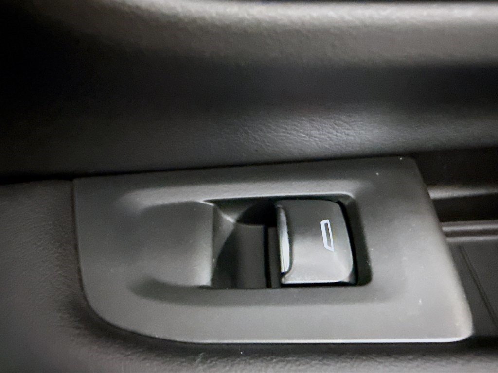 Used 2021 Shadow Gray Metallic Chevrolet Premier image 27