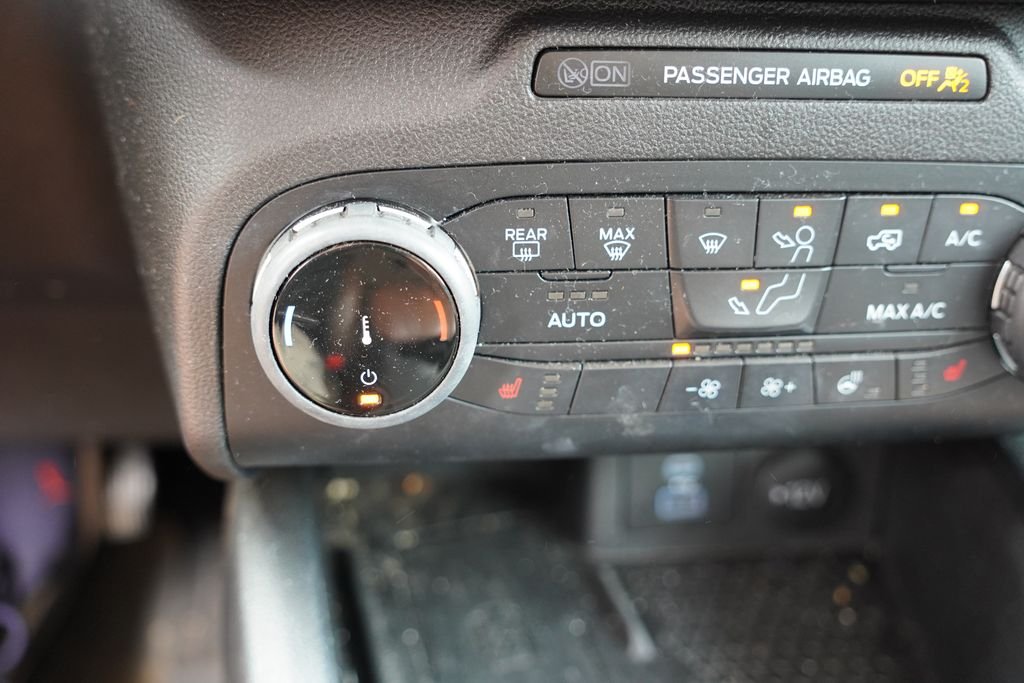 Used 2022 Cyber Orange Metallic Tricoat Ford Outer Banks image 6
