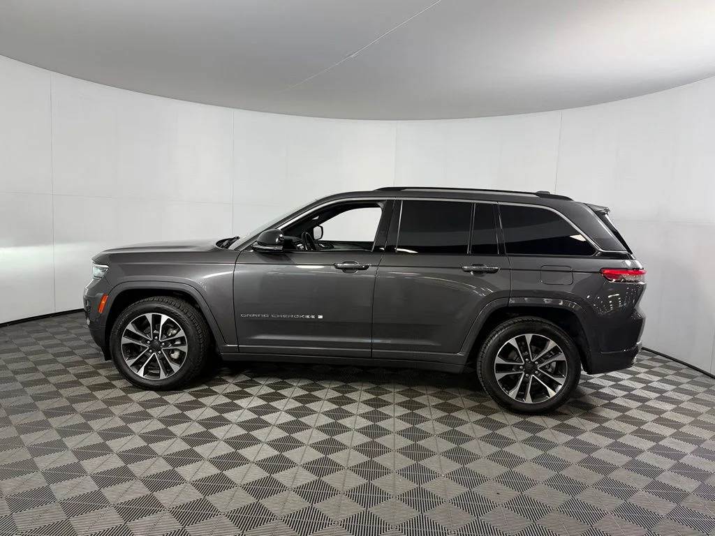 Used 2022 Gray Jeep Overland image 10