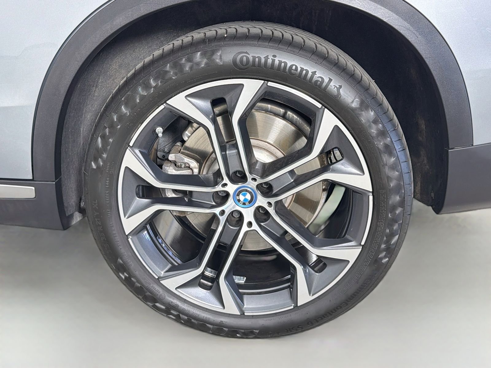 Certified Used 2024 Skyscraper Grey Metallic BMW xDrive50e image 32