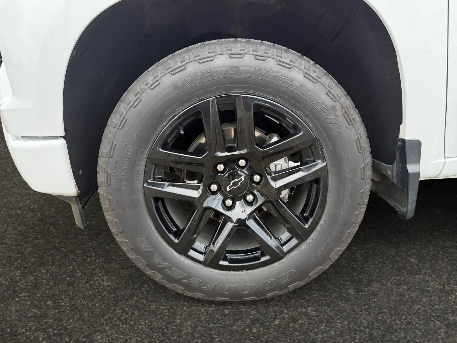 Used 2024 Summit White Chevrolet RST image 14