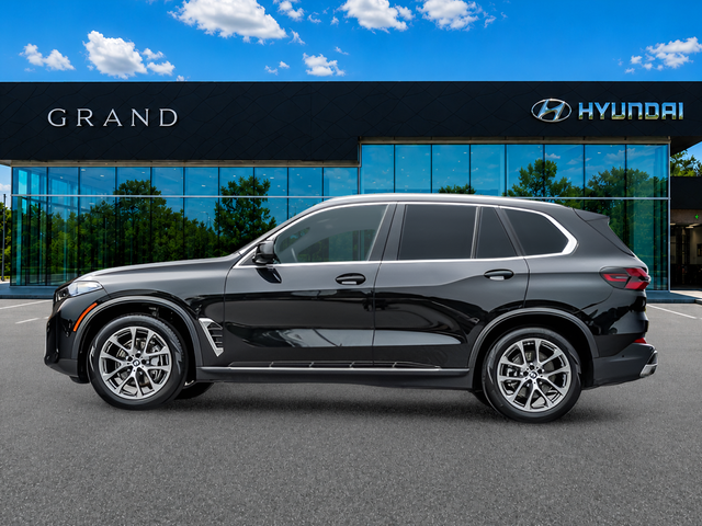 Used 2026 Black BMW xDrive40i image 3