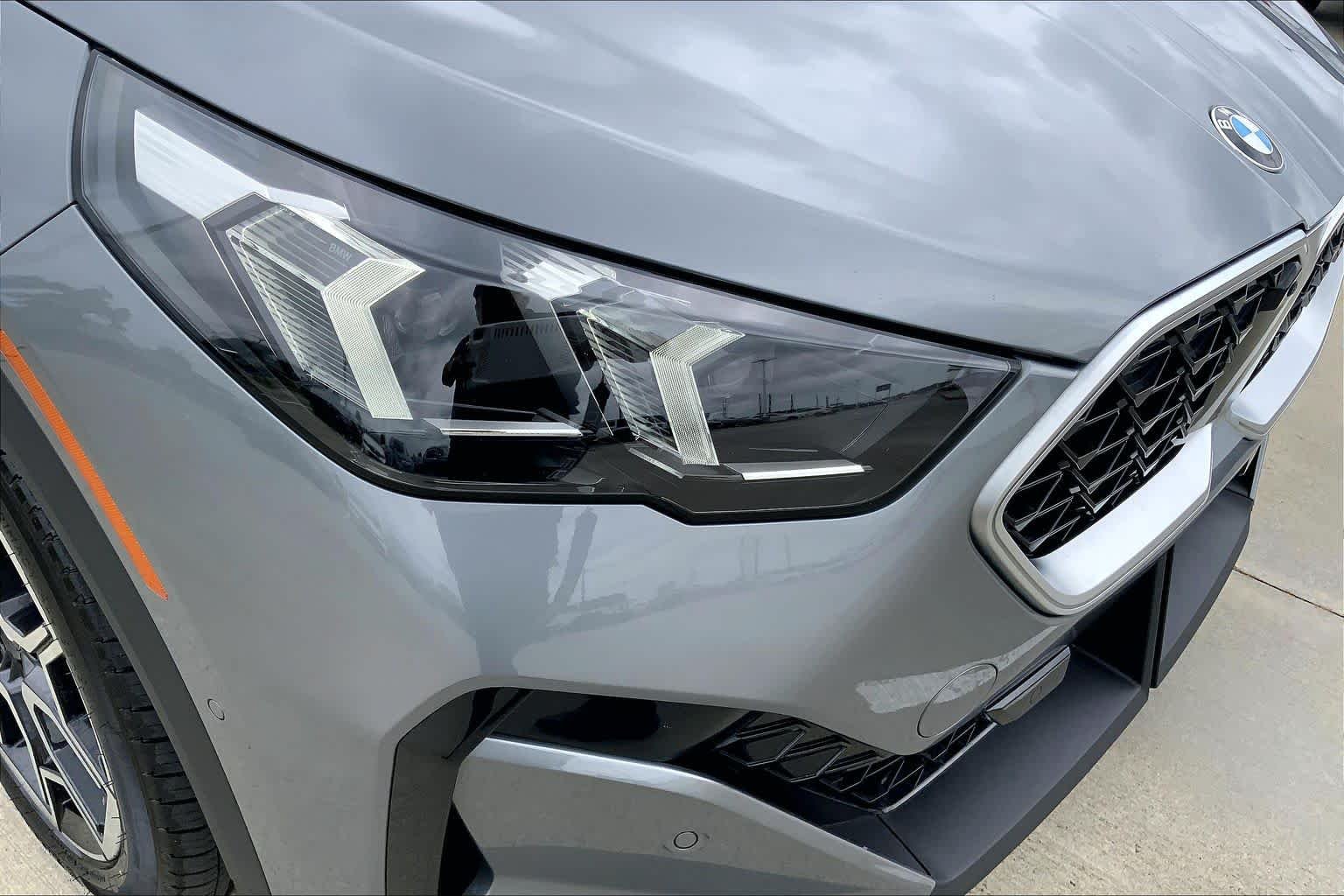 Used 2025 Skyscraper Grey Metallic BMW xDrive28i image 27