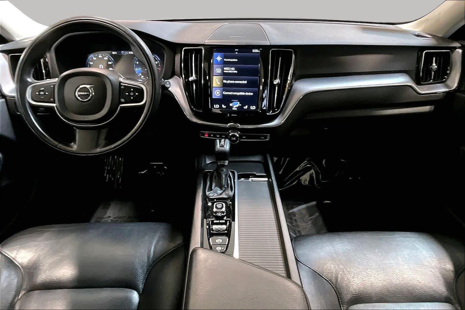 Used 2019 Bright Silver Metallic Volvo Momentum image 15