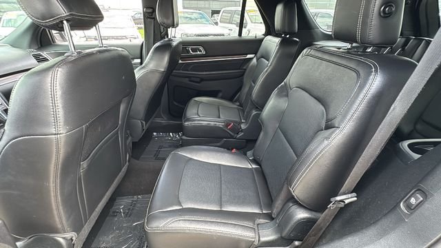 Used 2018 White Ford Limited image 32