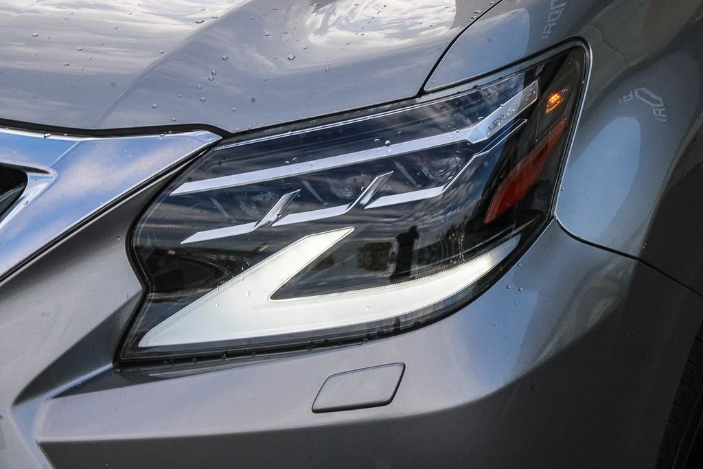 Used 2022 Silver Lexus 460 image 4