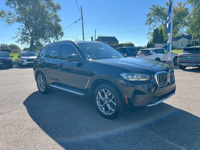 Used 2022 Black BMW xDrive30i image 11