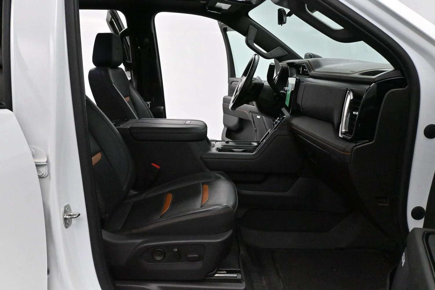 Used 2024 Summit White GMC AT4 image 32
