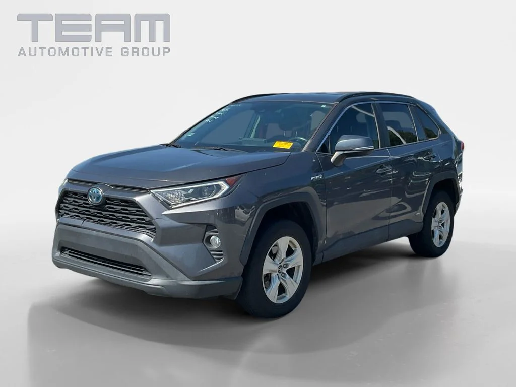 Used 2020 Gray Toyota XLE image 3