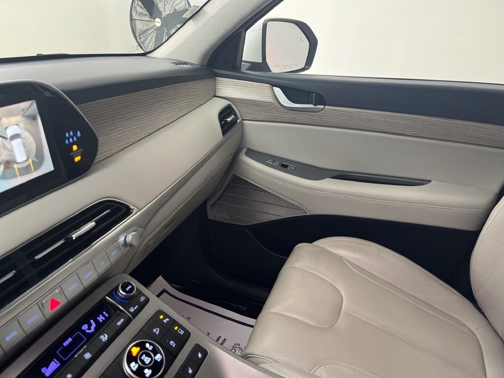 Used 2022 White Hyundai Limited image 24