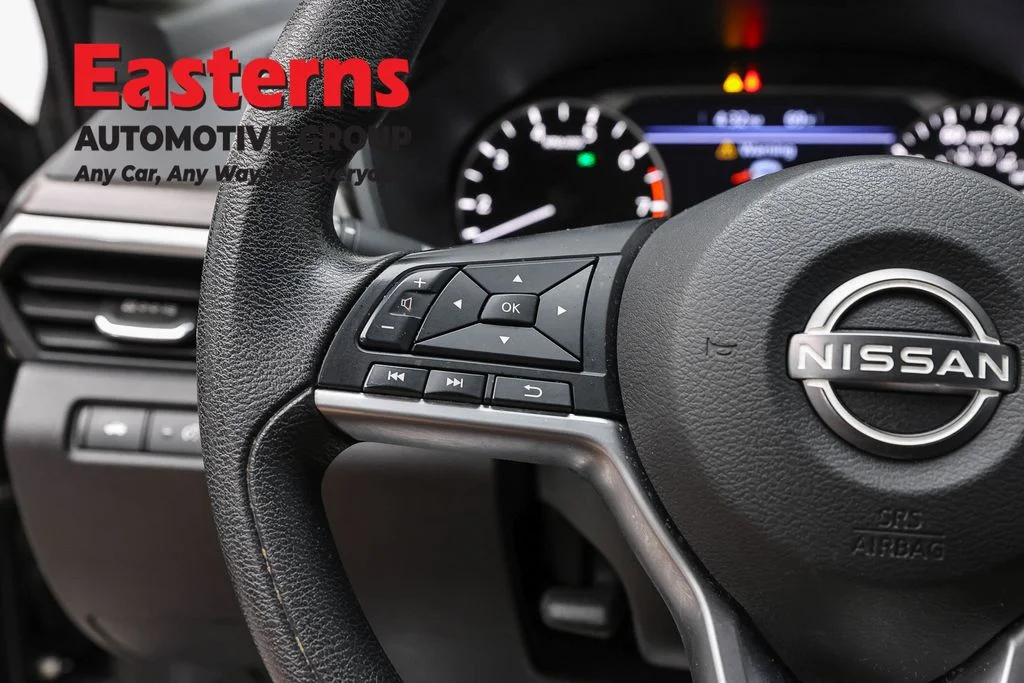 Used 2024 Black Nissan 2.5 SV image 15