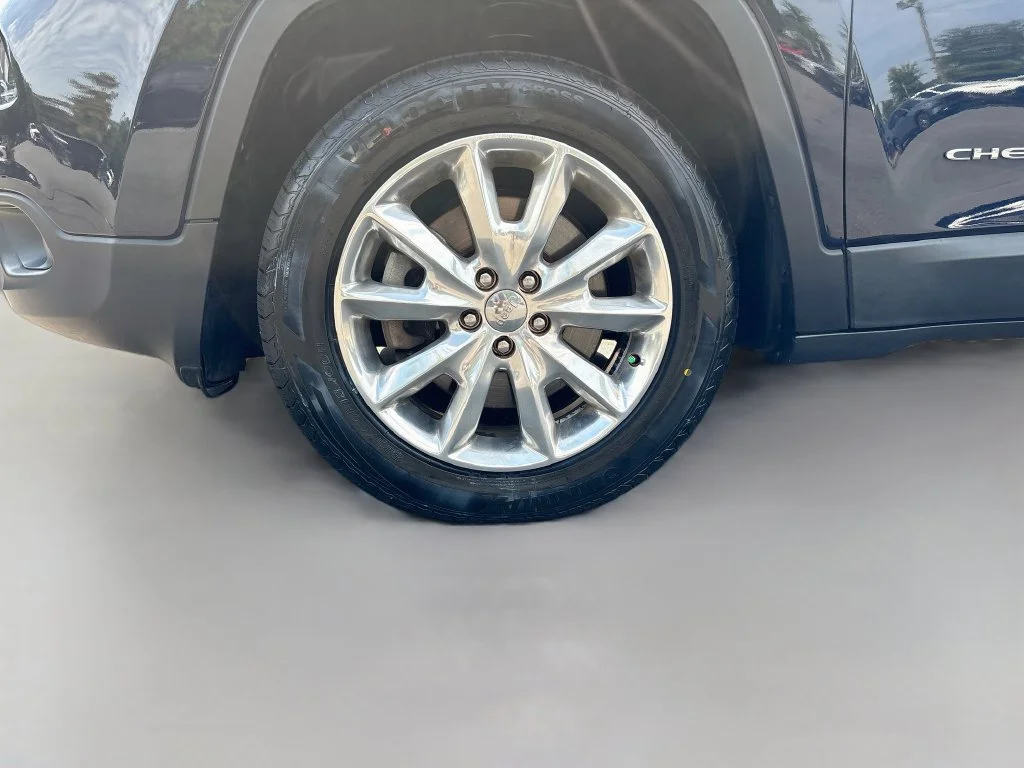 Used 2016 True Blue Jeep Limited image 28