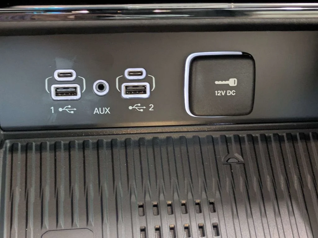 New 2027 White Jeep Limited image 28