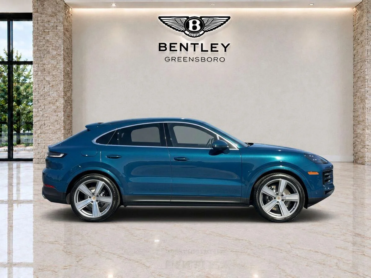 Used 2024 Montego Blue Metallic Porsche S image 6