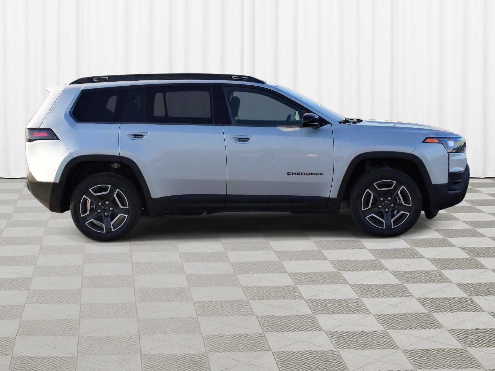 New 2026 Silver Zynith Clear-Coat Exterior Paint Jeep Laredo image 30