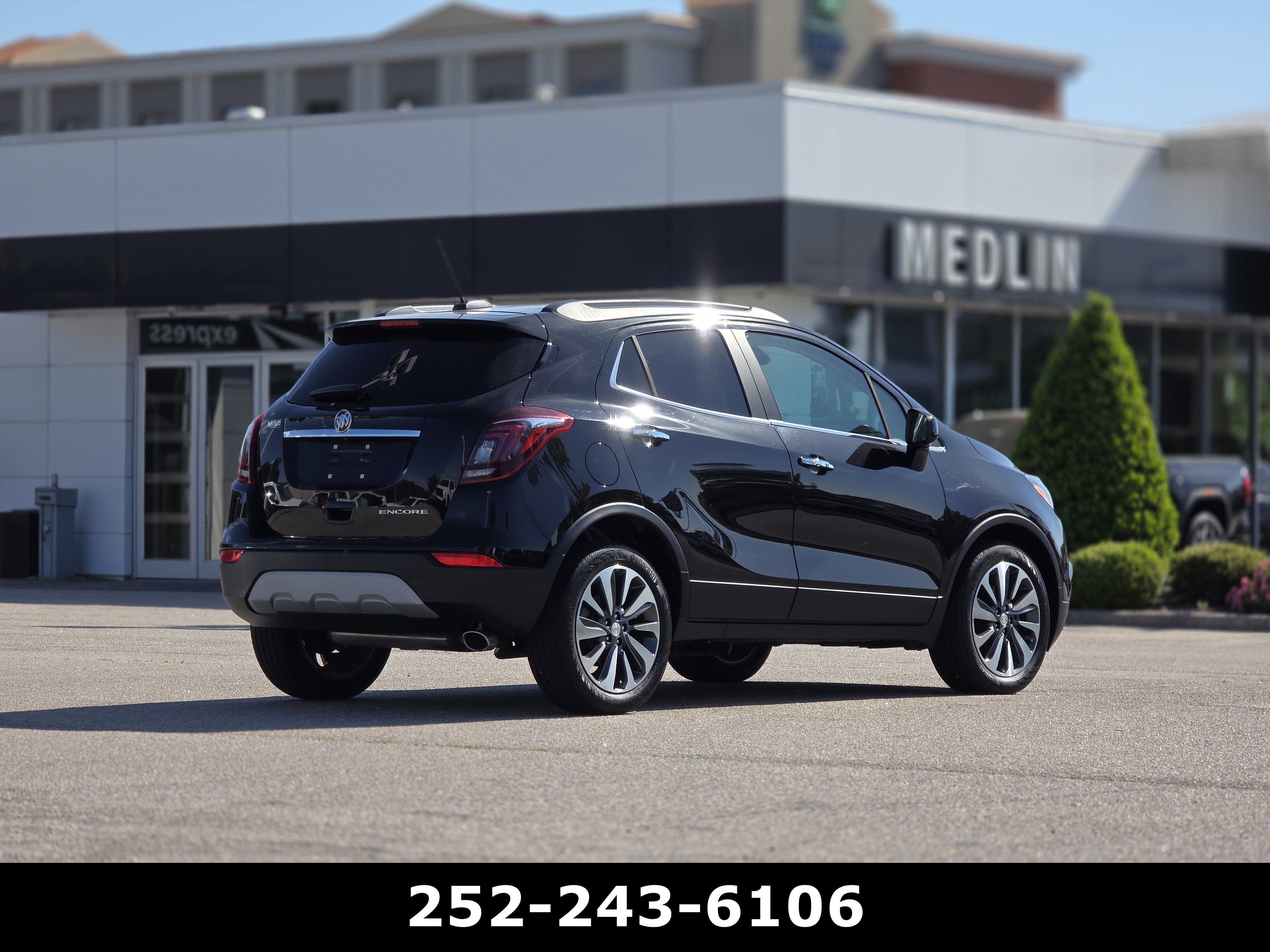 Used 2022 Ebony Twilight Metallic Buick Preferred image 7