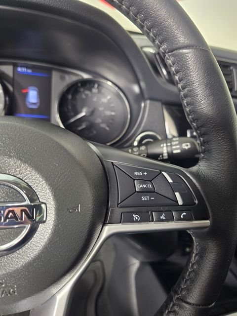 Used 2020 Brilliant Silver Metallic Nissan SV image 20