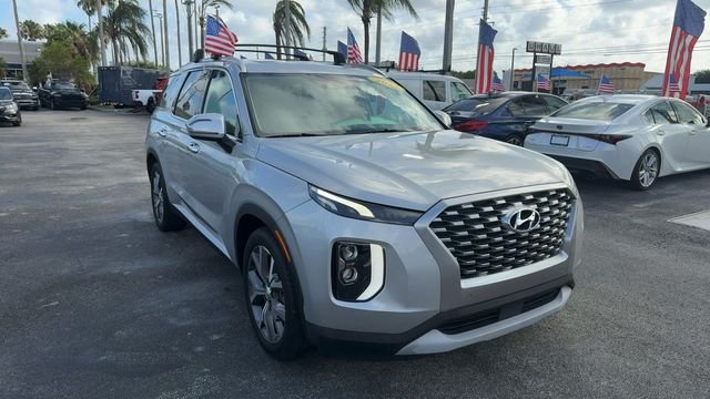 Used 2022 Silver Hyundai SEL image 1