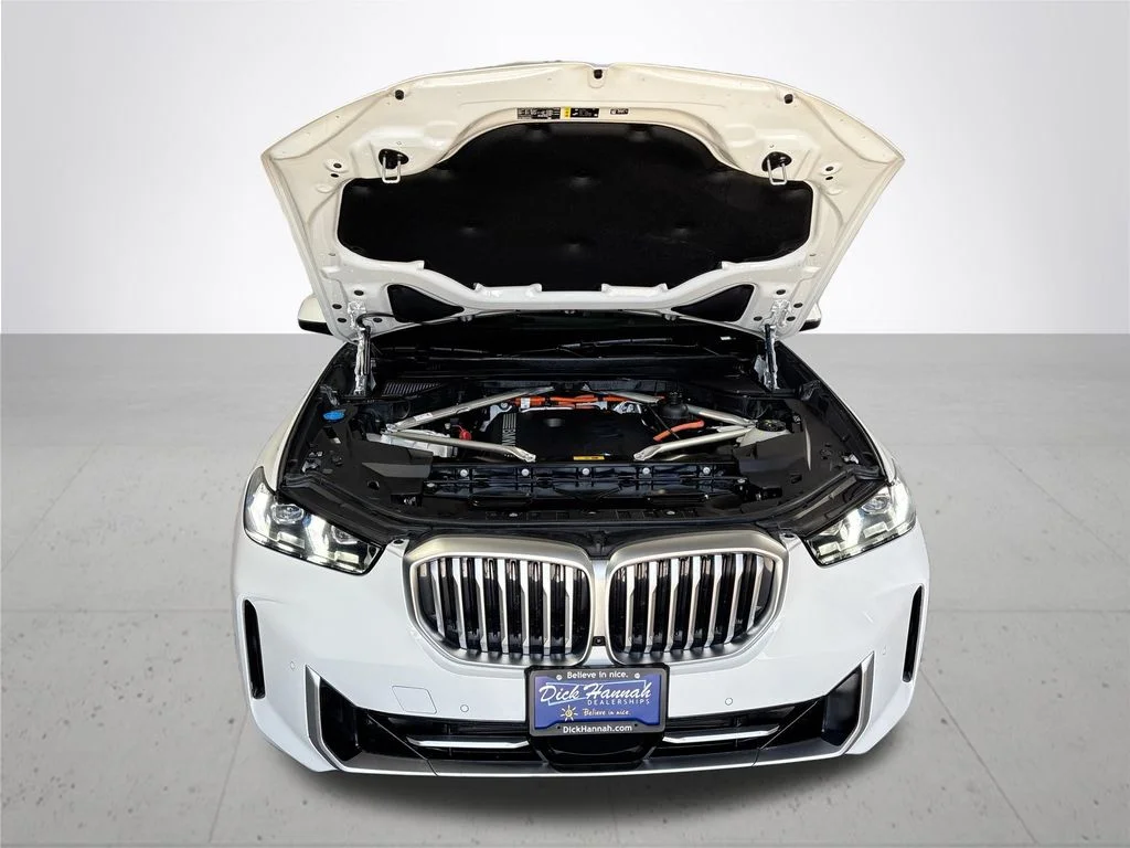 Used 2025 White BMW xDrive50e image 23