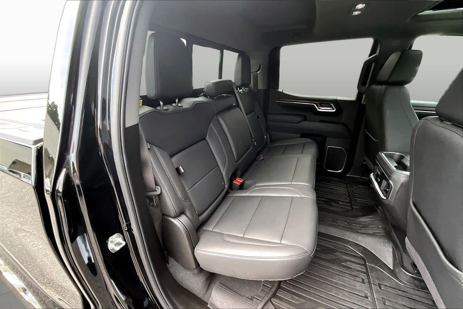 Used 2025 Onyx Black GMC SLT image 20