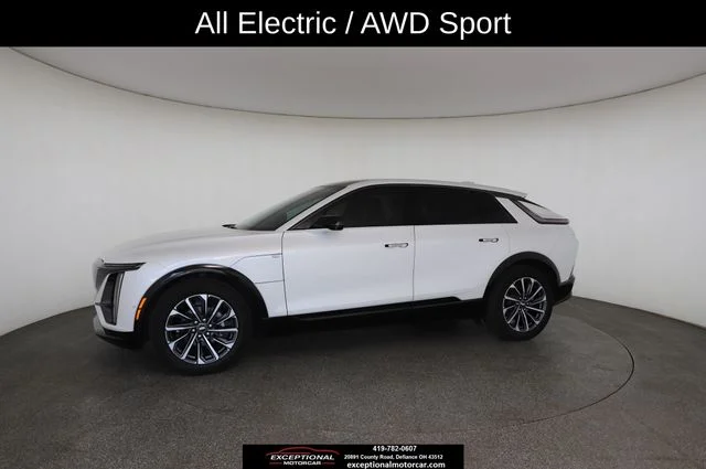 Used 2024 White Cadillac Sport image 5