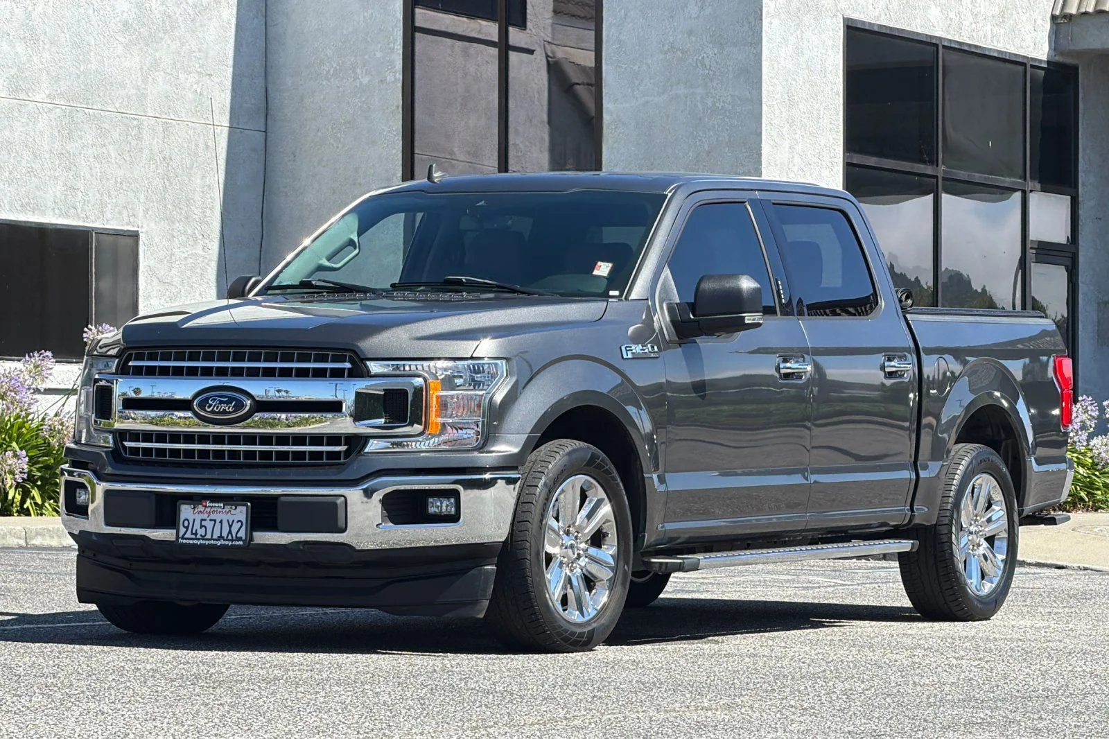 Used 2019 Gray Ford XLT image 9