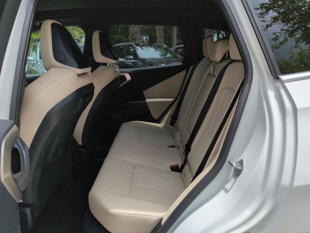 2025 BMW X3 30 - Photo 14
