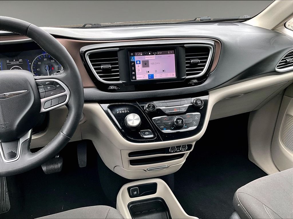 Used 2023 White Chrysler LX image 19