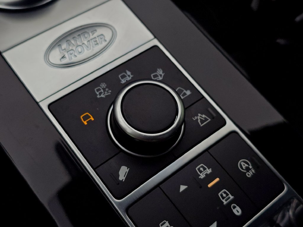 Used 2019  Land Rover HSE Luxury image 34