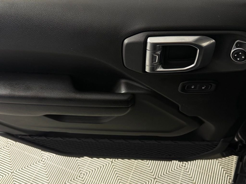 Used 2024 Gray Jeep Sport S image 23