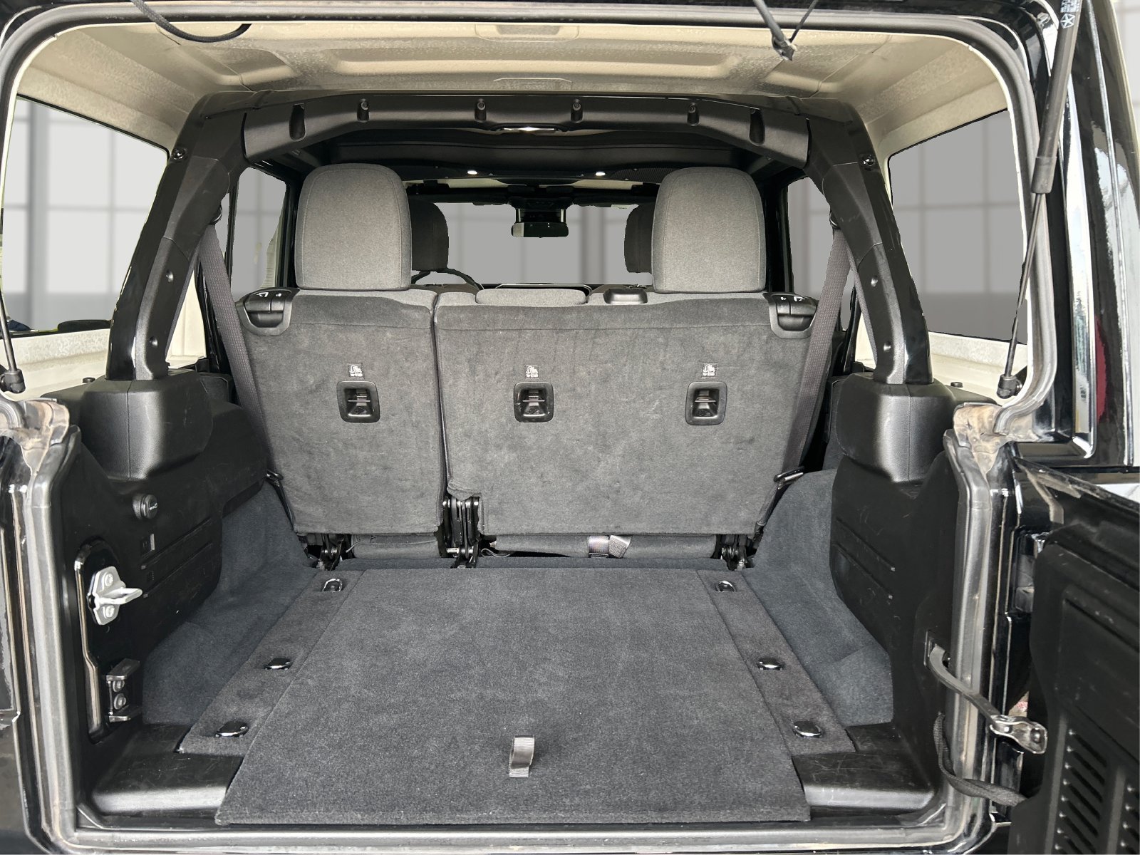 Used 2024 Black Jeep Sahara image 22