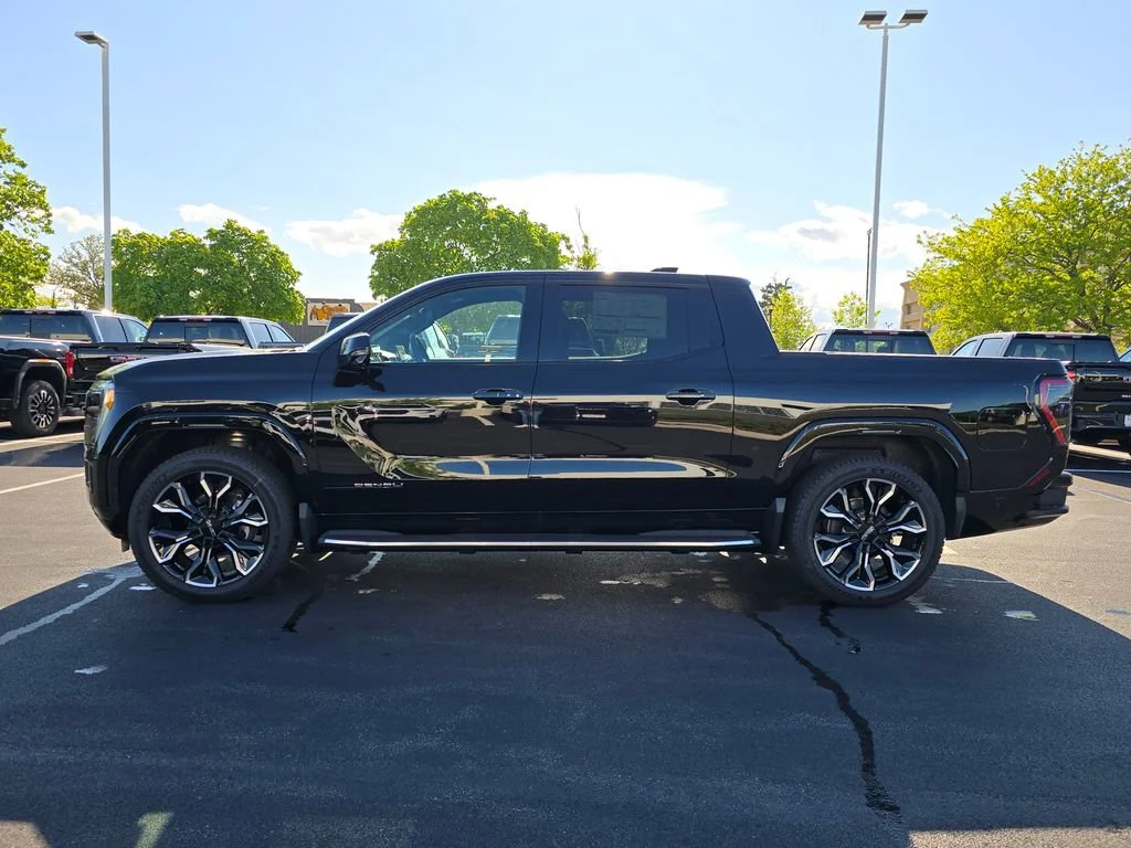 New 2025 Onyx Black GMC Extended Range Denali image 7