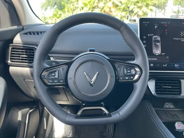 2025 VinFast VF 8 Eco - Photo 8