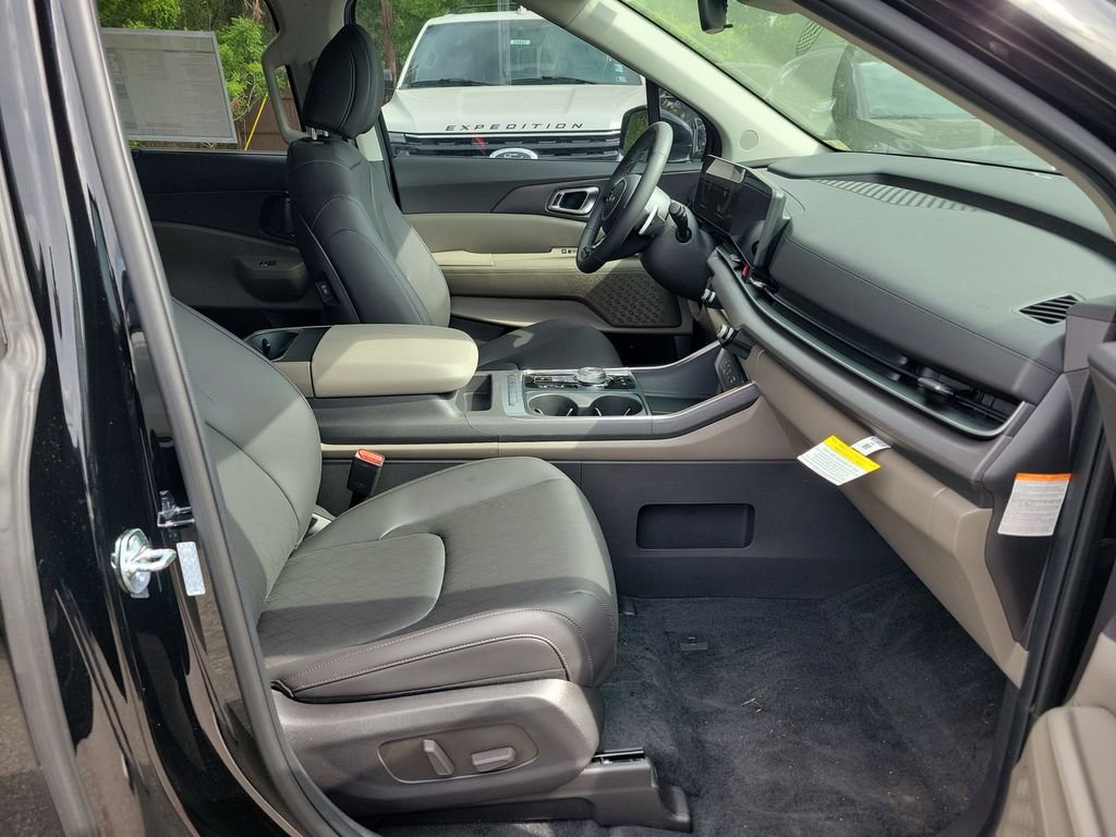 New 2026 Aurora Black Pearl Kia EX image 7