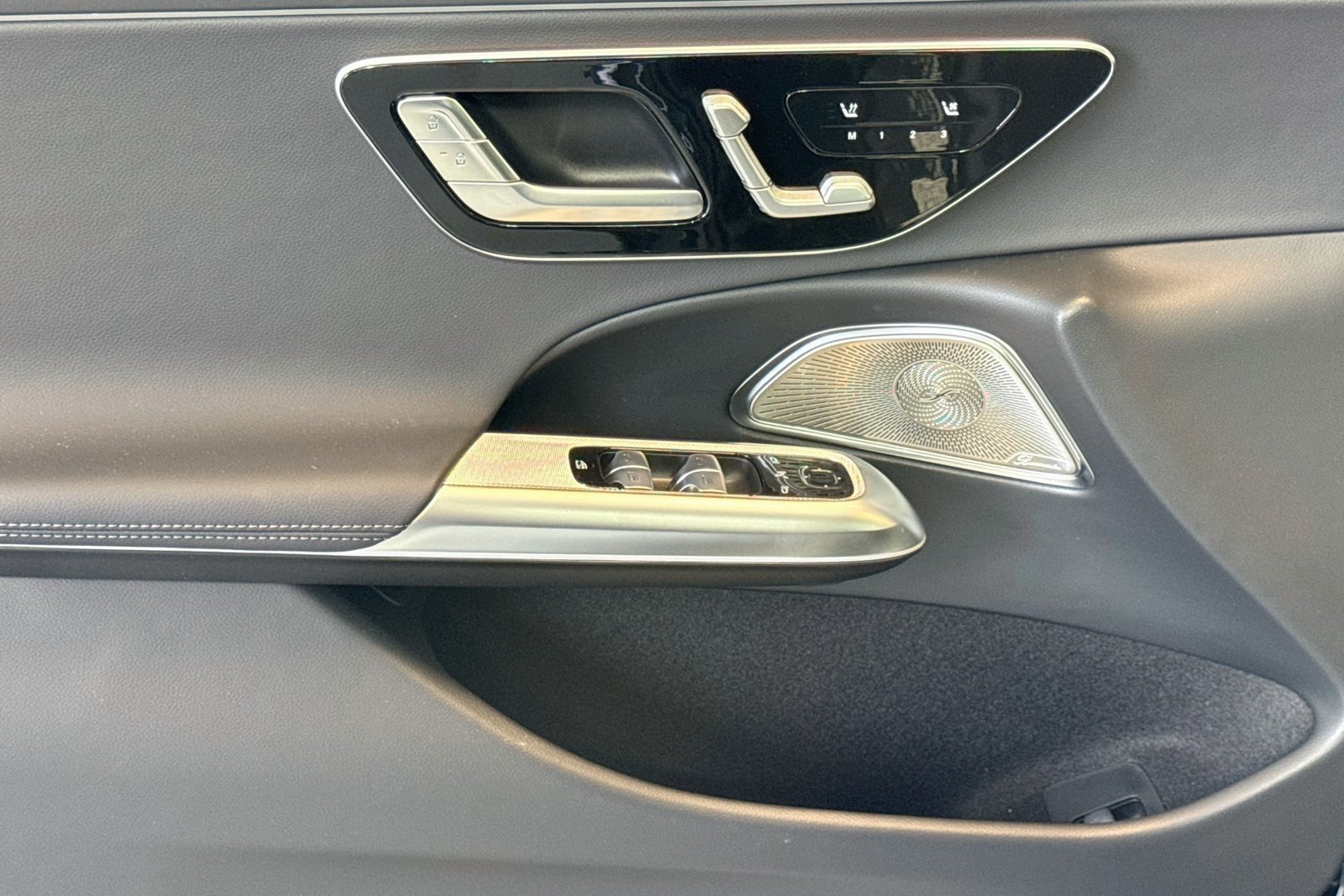 New 2026 Obsidian Black Metallic Mercedes-Benz E 450 image 15