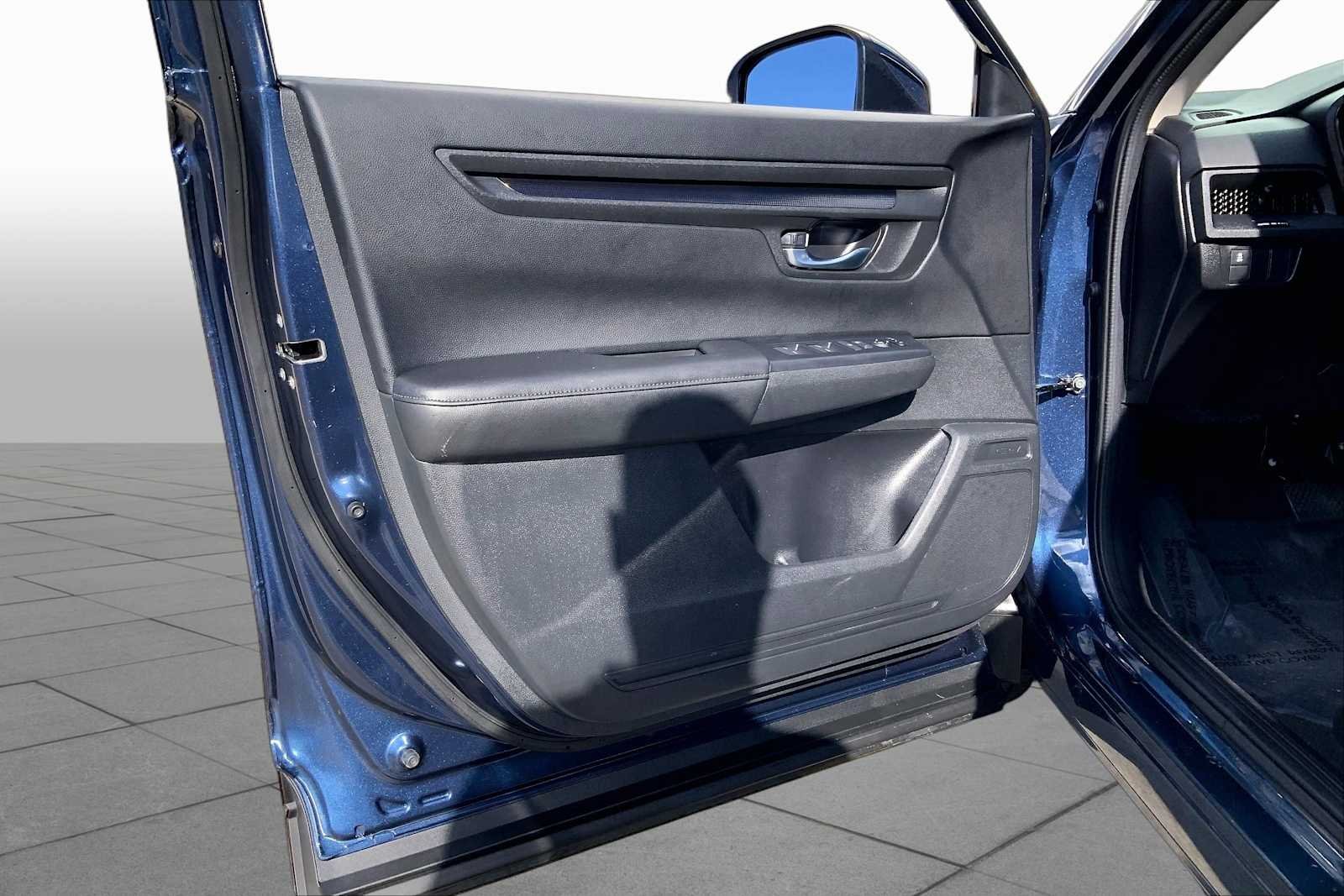 Used 2025 Canyon River Blue Metallic Honda LX image 19