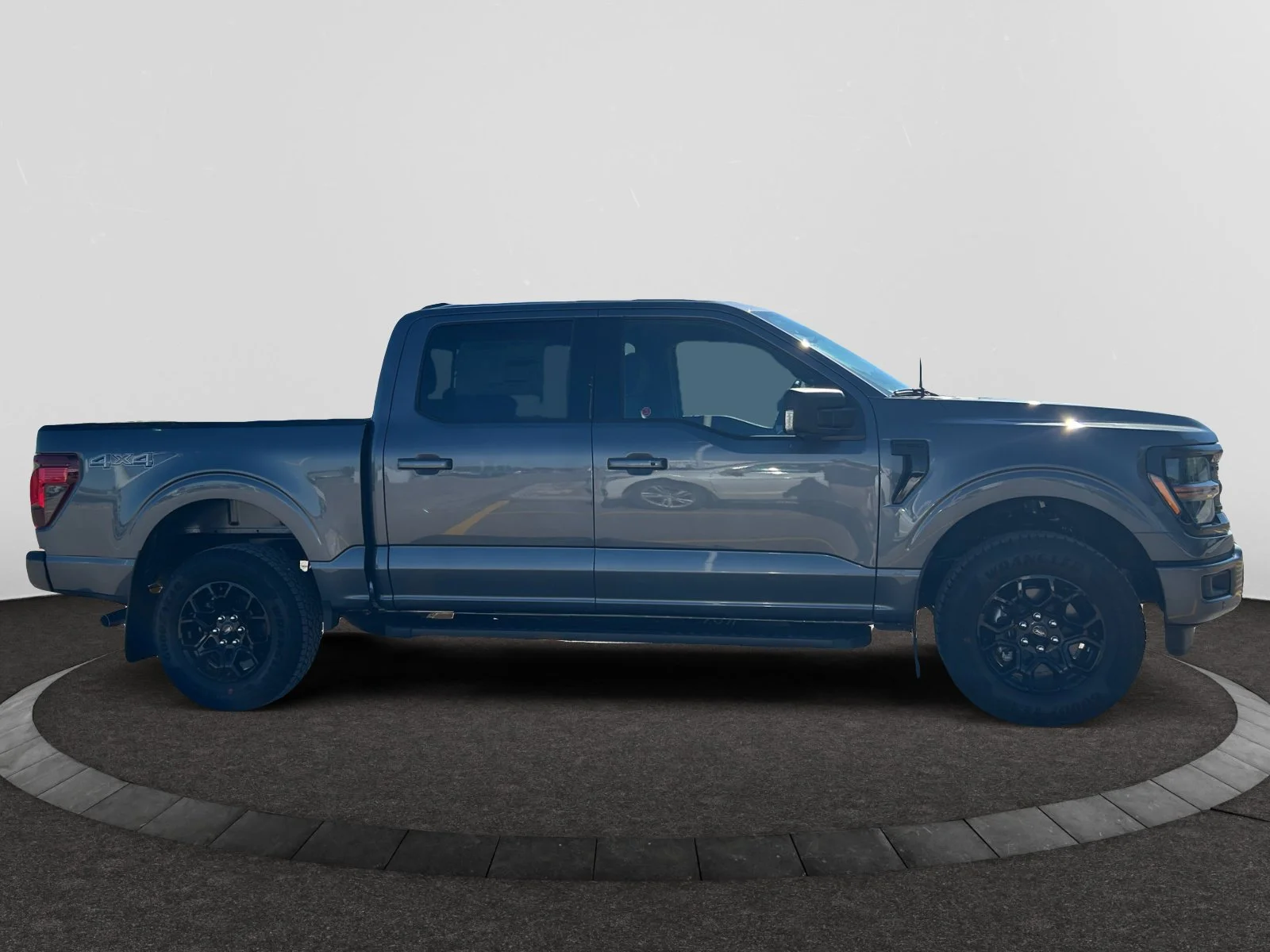 New 2026 Carbonized Grey Metallic Ford XLT image 6