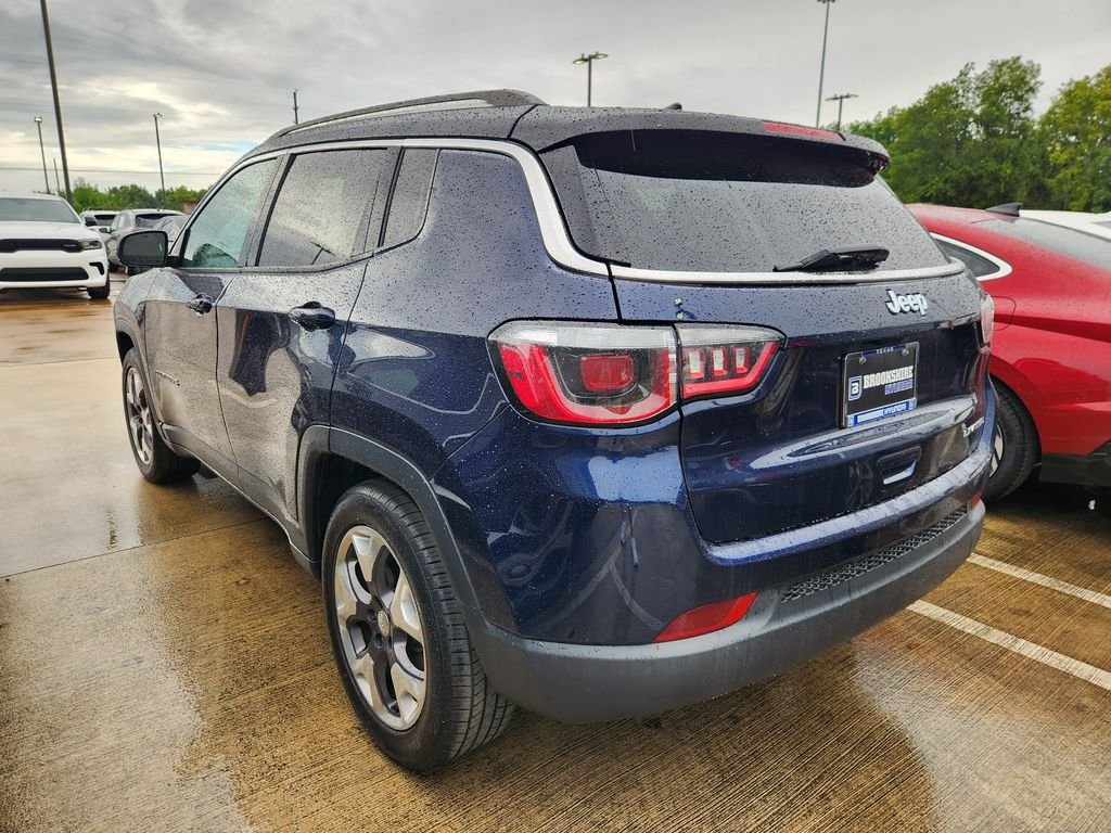 Used 2020 Jazz Blue Pearlcoat Jeep Limited image 8