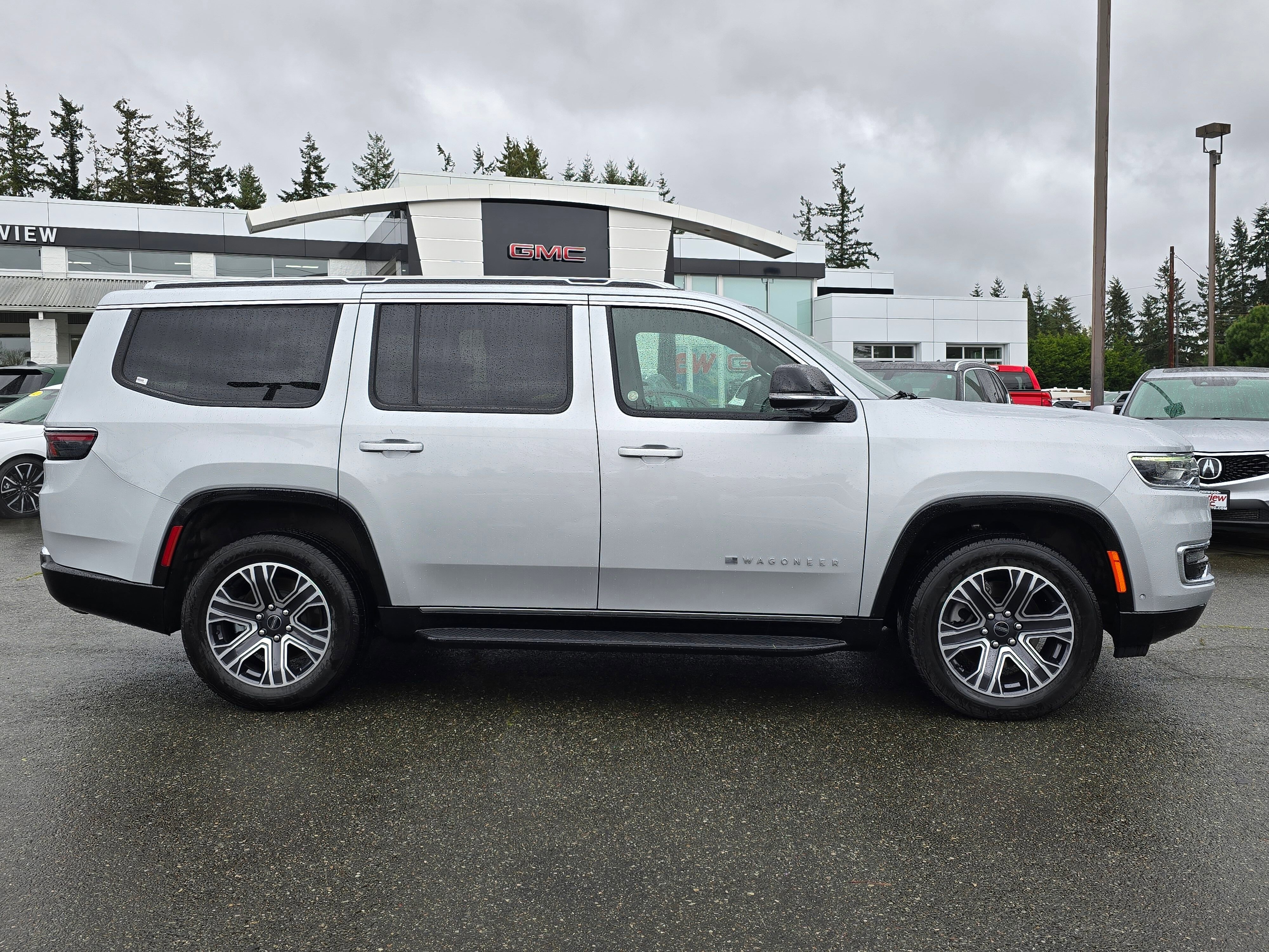 Used 2025  Jeep NA image 8