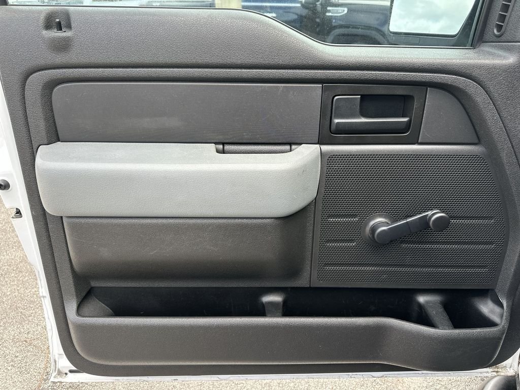 Used 2014 White Ford XL image 21