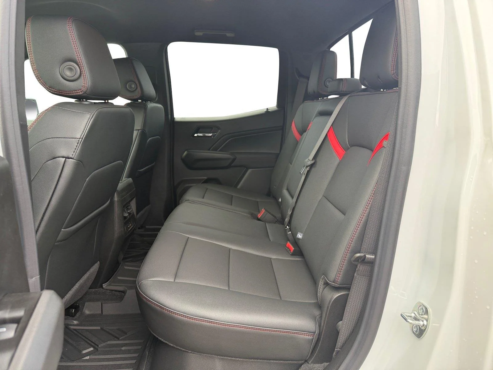 Used 2026 Summit White Chevrolet Z71 image 19