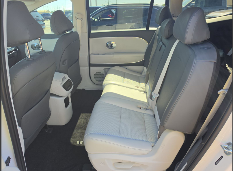 Used 2026 White Hyundai SEL image 7