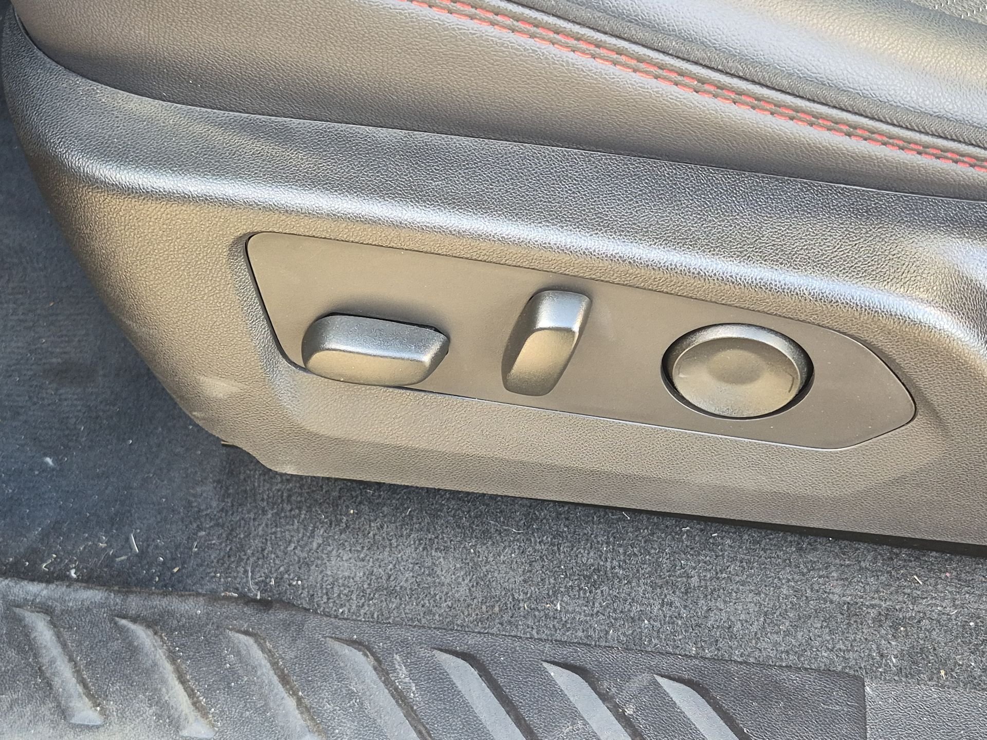 New 2023 Desert Sand Metallic GMC AT4X image 37