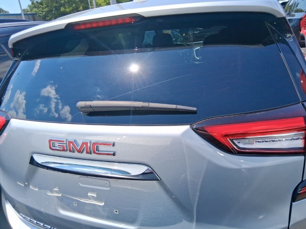 Used 2022 Silver GMC SLE image 5
