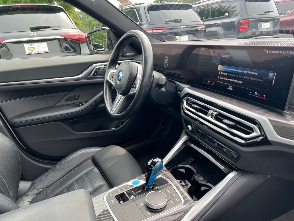 Used 2023 White BMW M50 image 30